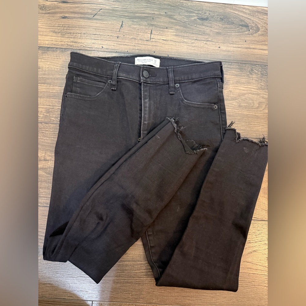 Abercrombie & Fitch Women’s Dark Jeans